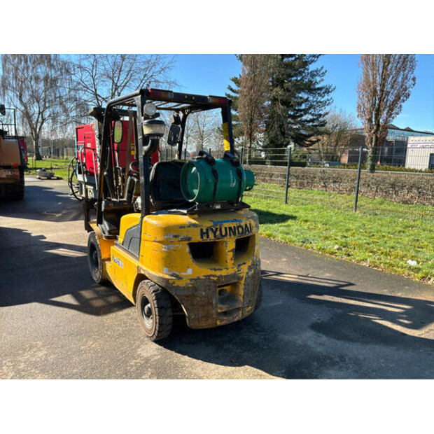 2010 Hyundai 25L-7-46264374