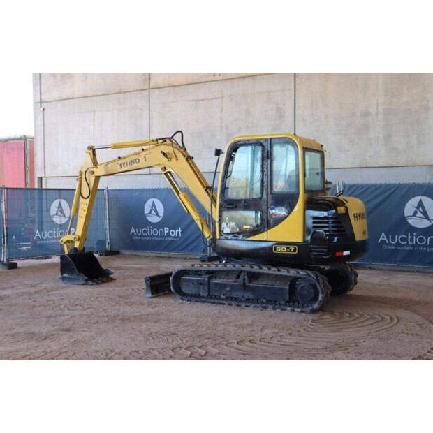 2011 هيونداي R60-7-46265025