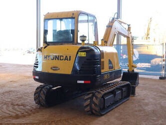 2011-hyundai-r60-7-1436792-46265028