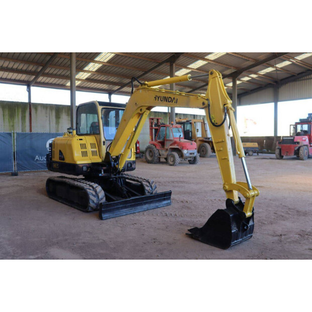 2011 هيونداي R60-7-46265029