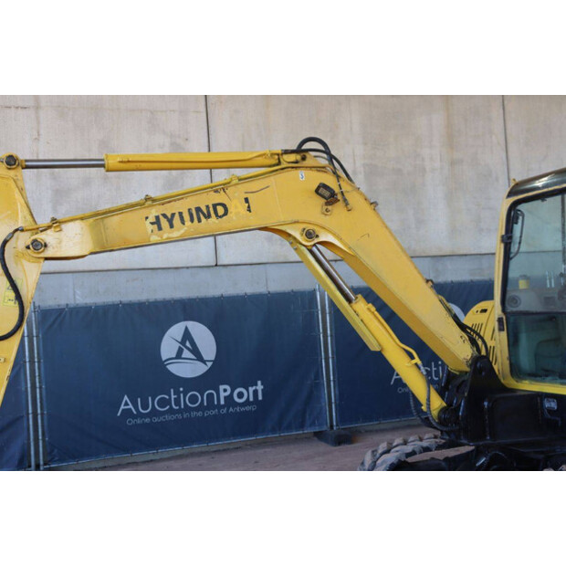 2011 هيونداي R60-7-46265034