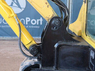 2011-hyundai-r60-7-1436792-46265039