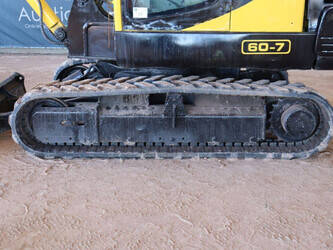 2011-hyundai-r60-7-1436792-46265041