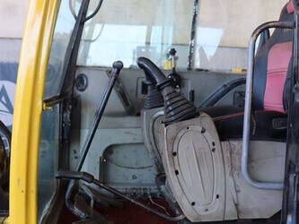 2011-hyundai-r60-7-1436792-46265047