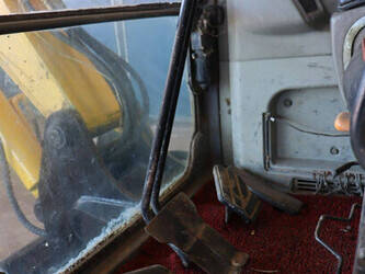 2011-hyundai-r60-7-1436792-46265049