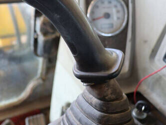 2011-hyundai-r60-7-1436792-46265050