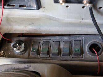 2011-hyundai-r60-7-1436792-46265053