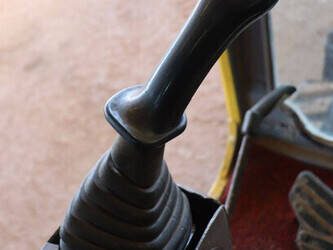 2011-hyundai-r60-7-1436792-46265057