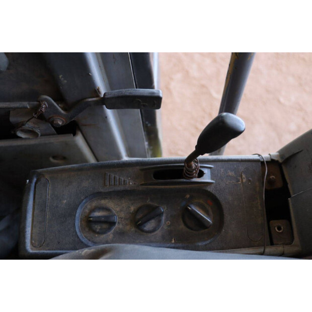 2011 هيونداي R60-7-46265058