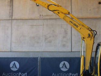 2011-hyundai-r60-7-1436792-46265062