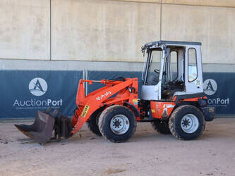 Image for 2004 KUBOTA R520NH