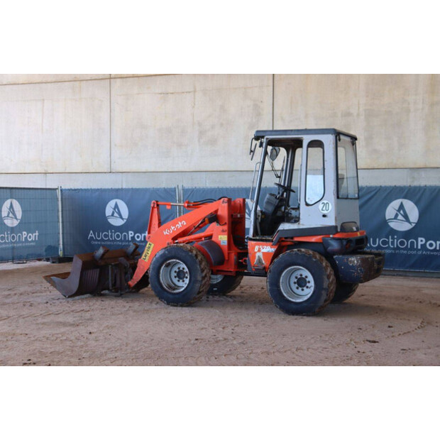 2004 KUBOTA R520NH-46265109