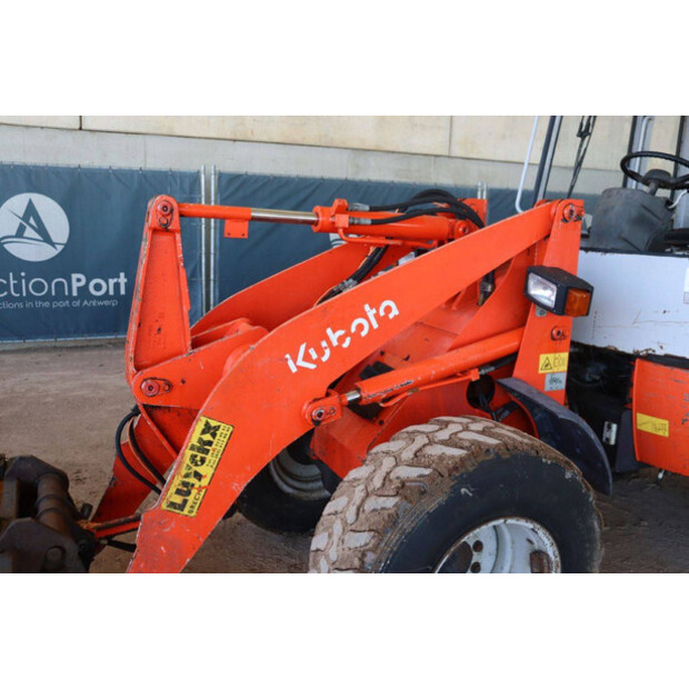 2004 KUBOTA R520NH-46265119