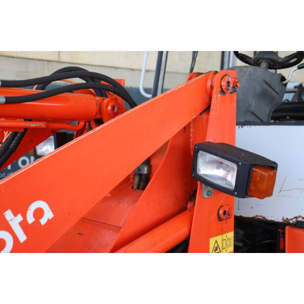 2004 KUBOTA R520NH-46265121