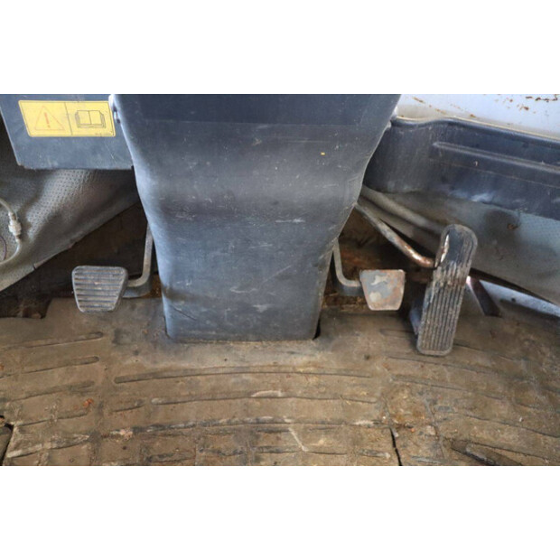 2004 KUBOTA R520NH-46265133