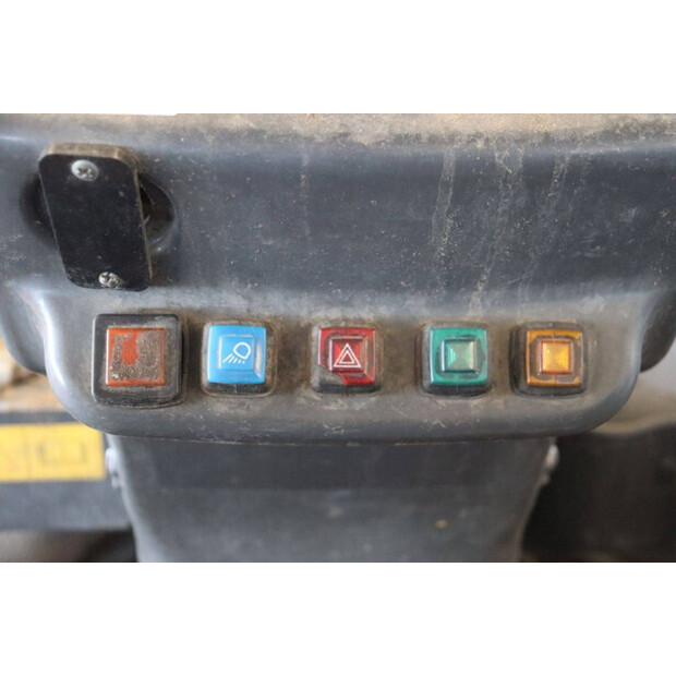 2004 KUBOTA R520NH-46265136