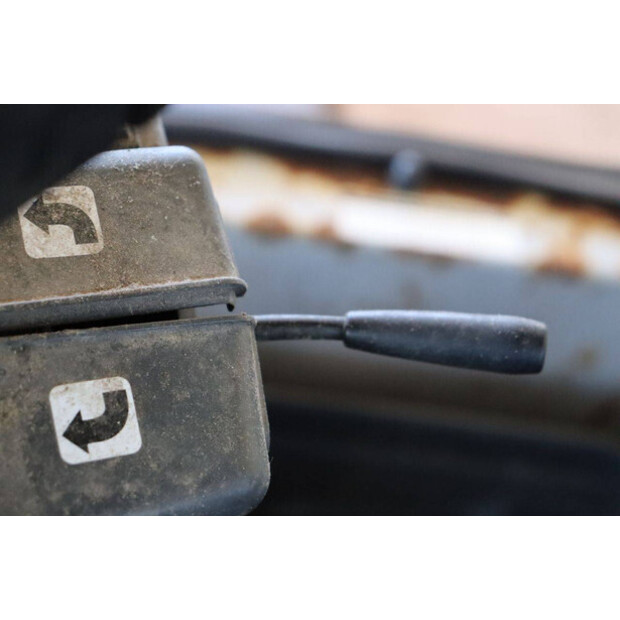 2004 KUBOTA R520NH-46265137