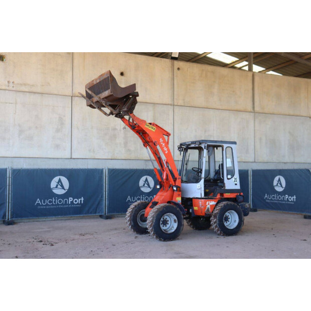2004 KUBOTA R520NH-46265141
