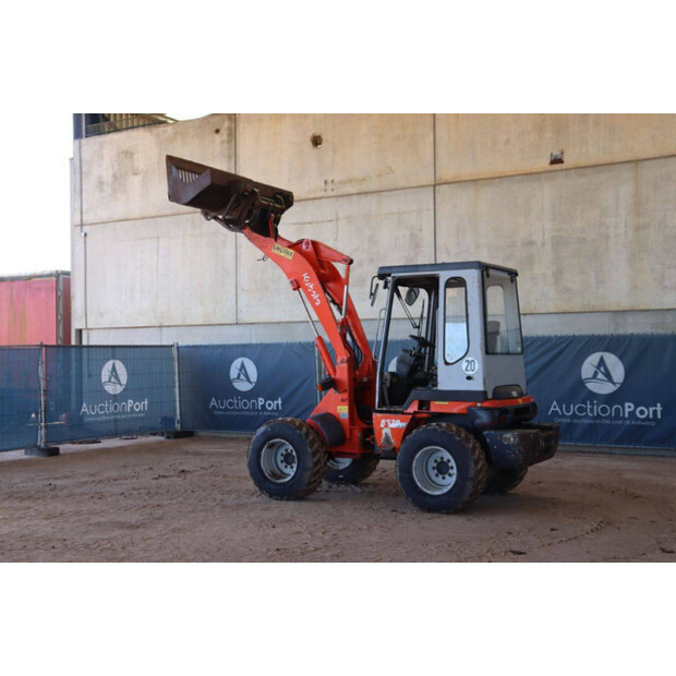 2004 KUBOTA R520NH-46265143