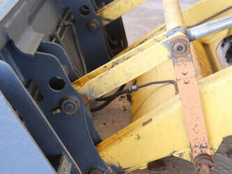 2017-new-holland-b80b-1436795-46265157