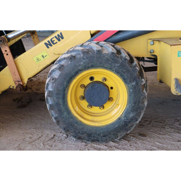 2017 New Holland B80B-46265164