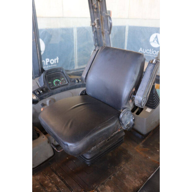 2017 New Holland B80B-46265178