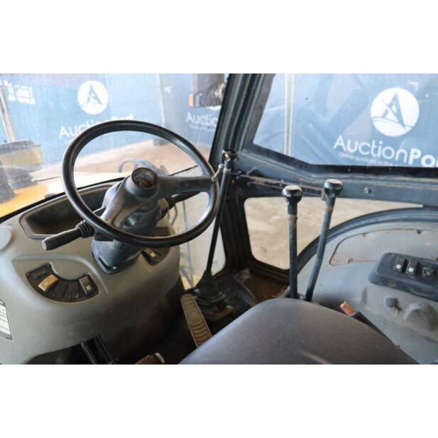 2017 New Holland B80B-46265179