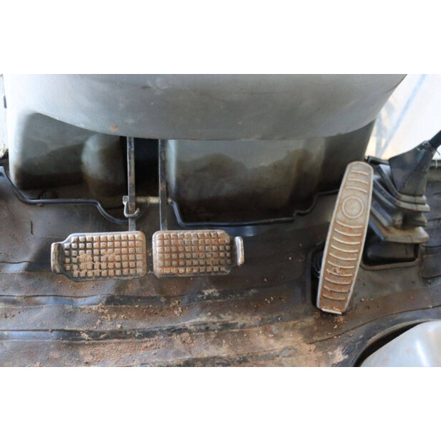 2017 New Holland B80B-46265180