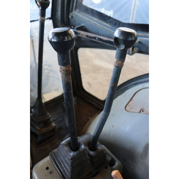 2017 New Holland B80B-46265183