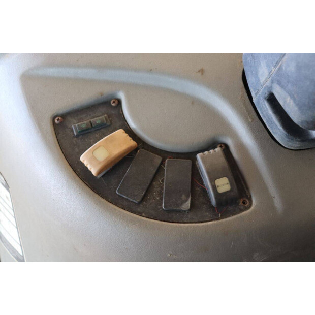 2017 New Holland B80B-46265186