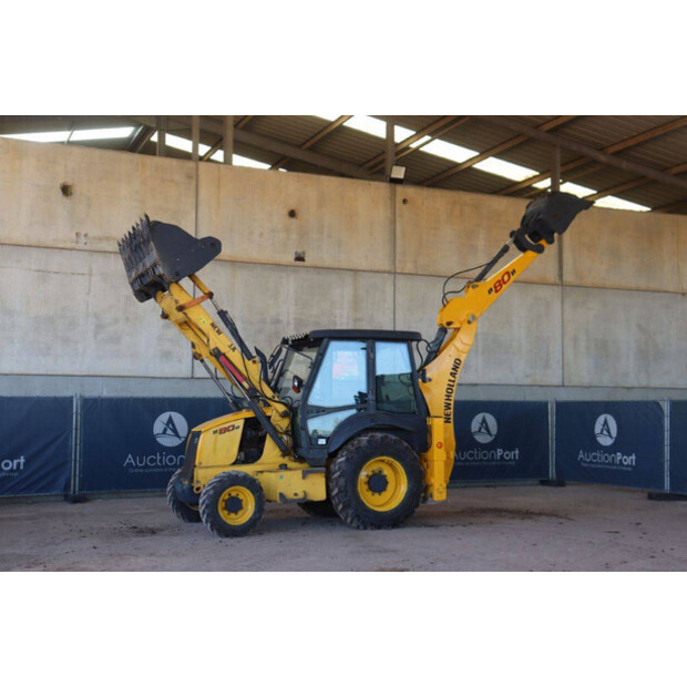 2017 New Holland B80B-46265193