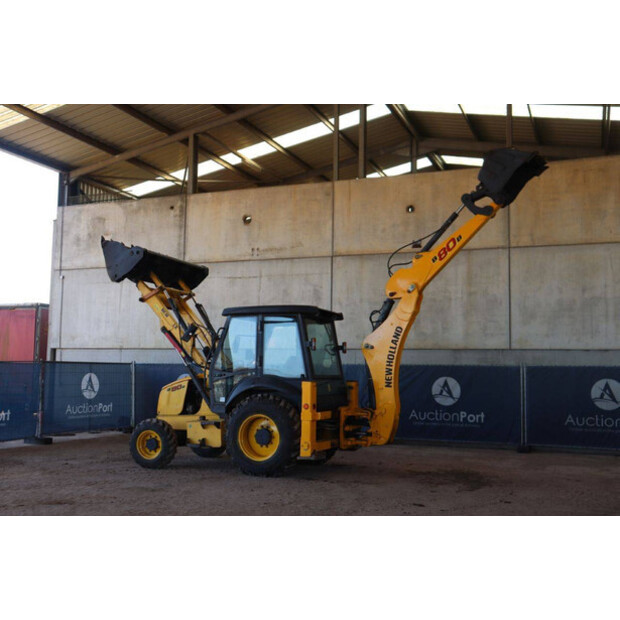 2017 New Holland B80B-46265195