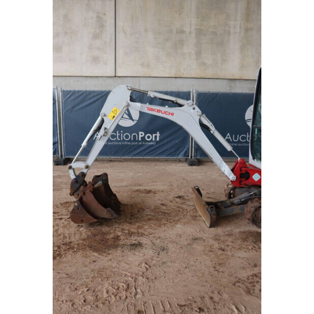 2021 TAKEUCHI TB216-46265888