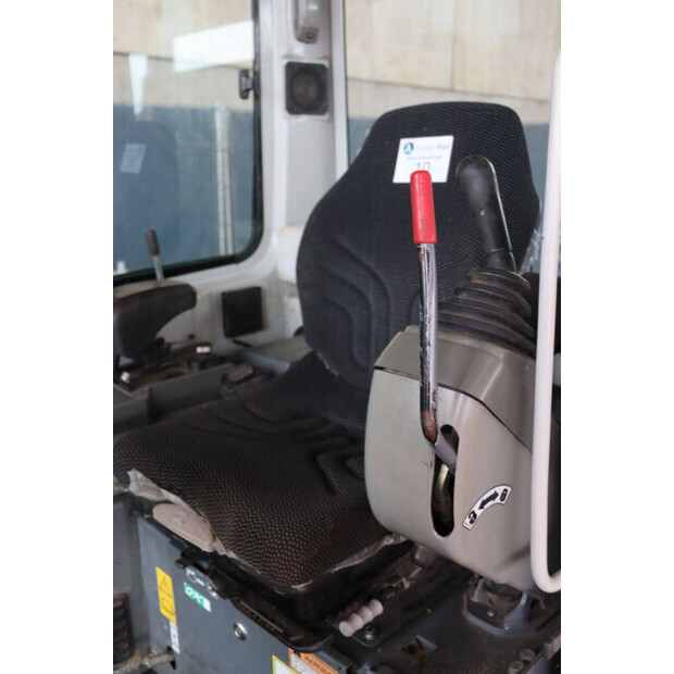 2021 TAKEUCHI TB216-46265906