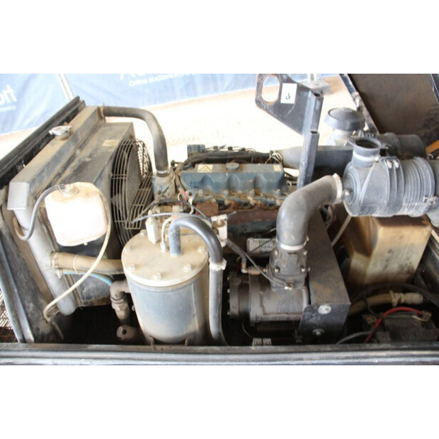 2011 سولير 65-46266094