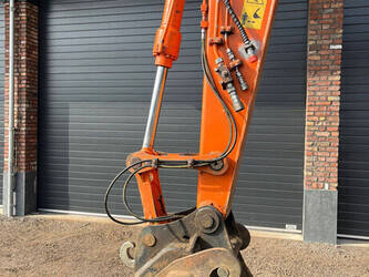 2011-zaxis-zx135us-3-46266177