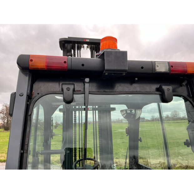 2015 تويوتا 40-8FD35N-46266236