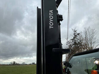 2015-toyota-40-8fd35n-46266239