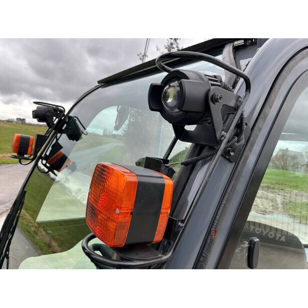 2015 تويوتا 40-8FD35N-46266243