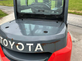 2015-toyota-40-8fd35n-46266245