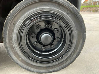 2015-toyota-40-8fd35n-46266256