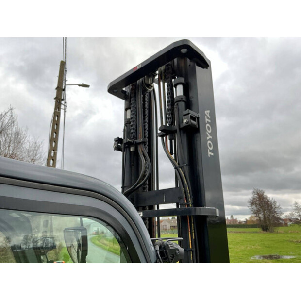 2015 تويوتا 40-8FD35N-46266263