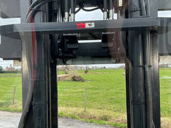 2015-toyota-40-8fd35n-46266267