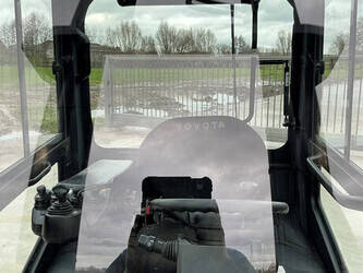 2015-toyota-40-8fd35n-46266268