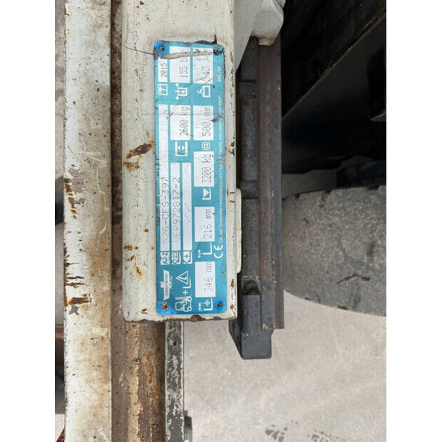 2015 تويوتا 40-8FD35N-46266269