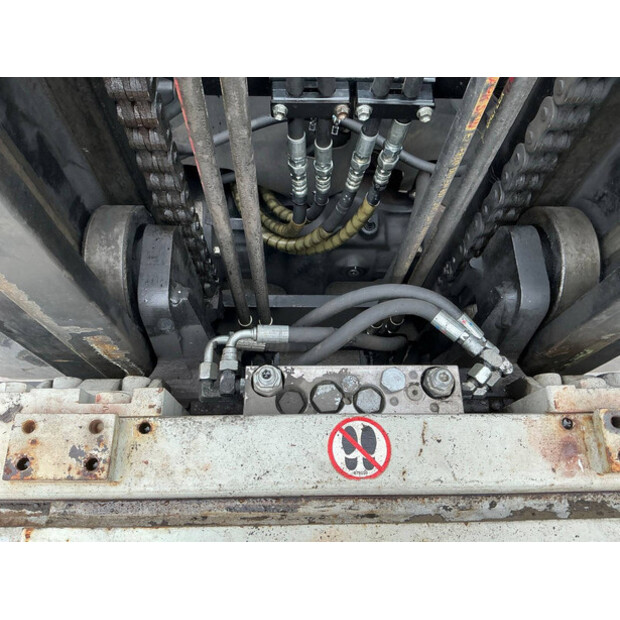 2015 تويوتا 40-8FD35N-46266271