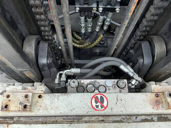 2015-toyota-40-8fd35n-46266271