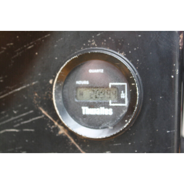 2016 ثوايتس 570-46266294