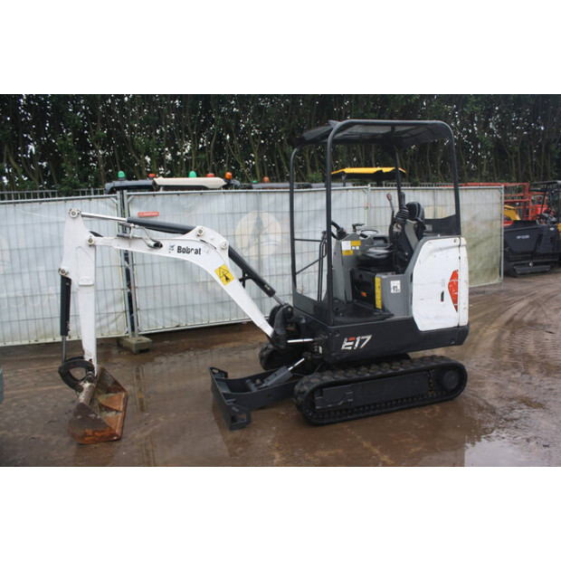 2015 بوبكات E17-46266398