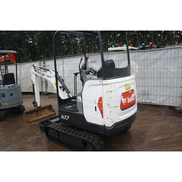 2015 بوبكات E17-46266400